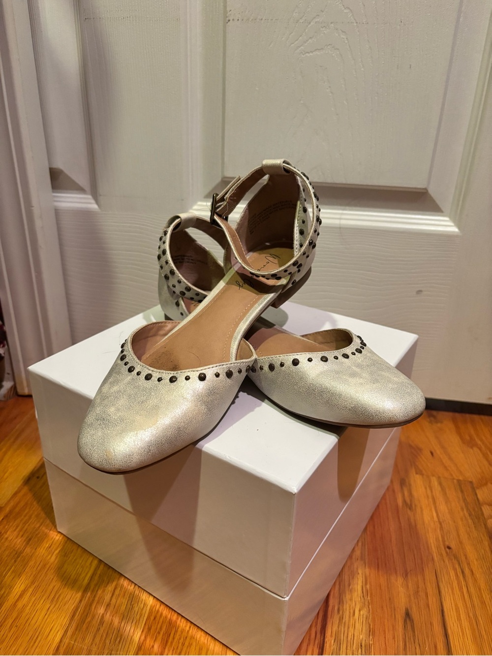 Wonderly Metallic Silver Studded Ankle-Strap Flats